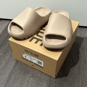 Yeezy Slides Pure size 6